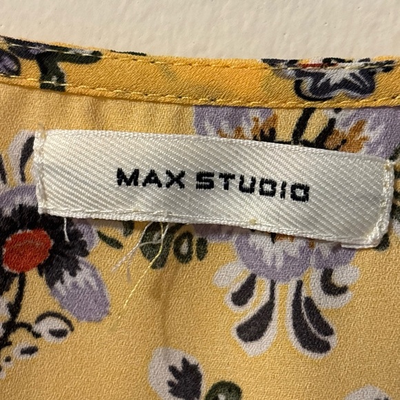 Max Studio Yellow Floral Blouse - Picture 2 of 10